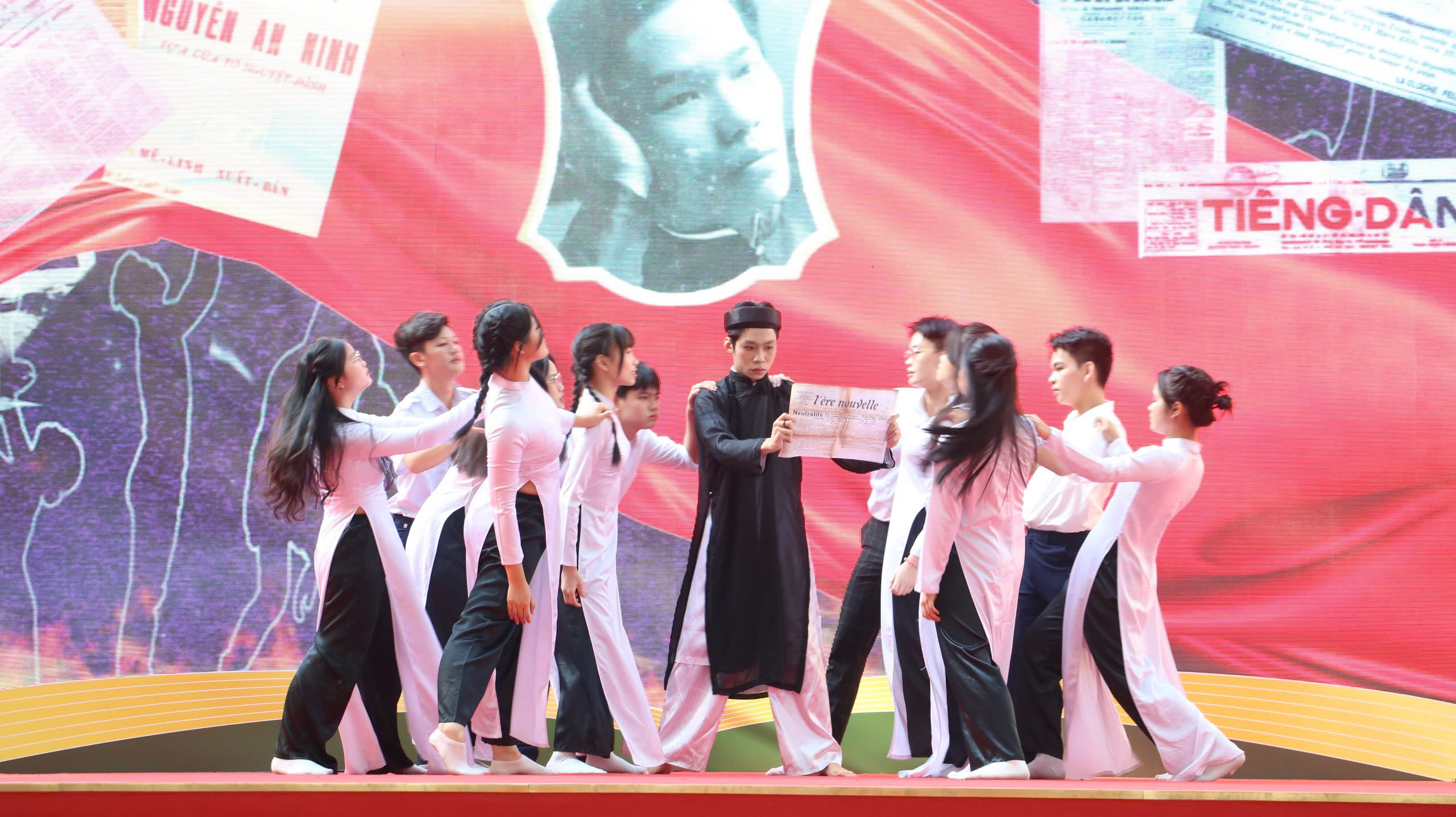 Nhiều thế hệ học sinh, thầy c&ocirc; x&uacute;c động, tự h&agrave;o về ng&ocirc;i trường tr&ograve;n 150 năm tuổi ở TP HCM- Ảnh 1.