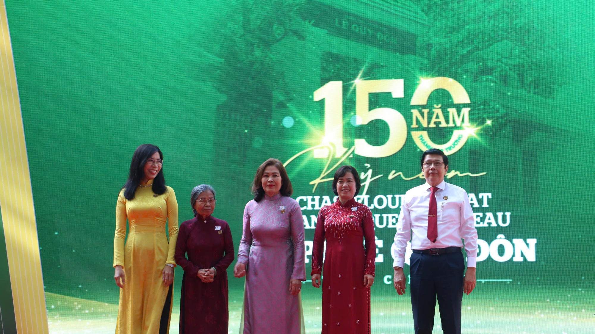 Nhiều thế hệ học sinh, thầy c&ocirc; x&uacute;c động, tự h&agrave;o về ng&ocirc;i trường tr&ograve;n 150 năm tuổi ở TP HCM- Ảnh 2.