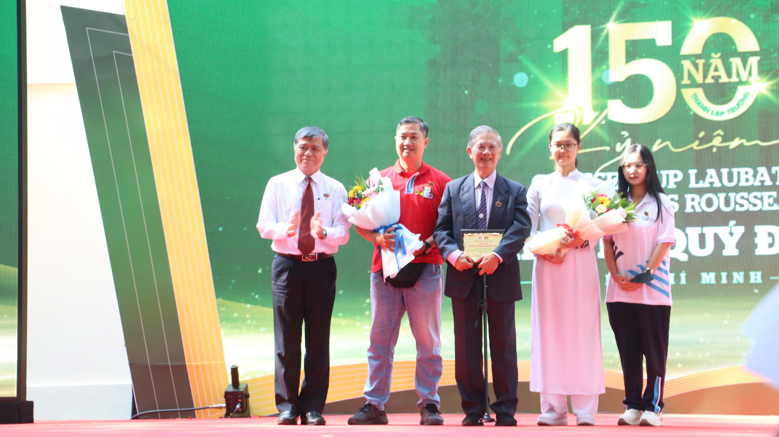 Nhiều thế hệ học sinh, thầy c&ocirc; x&uacute;c động, tự h&agrave;o về ng&ocirc;i trường tr&ograve;n 150 năm tuổi ở TP HCM- Ảnh 8.