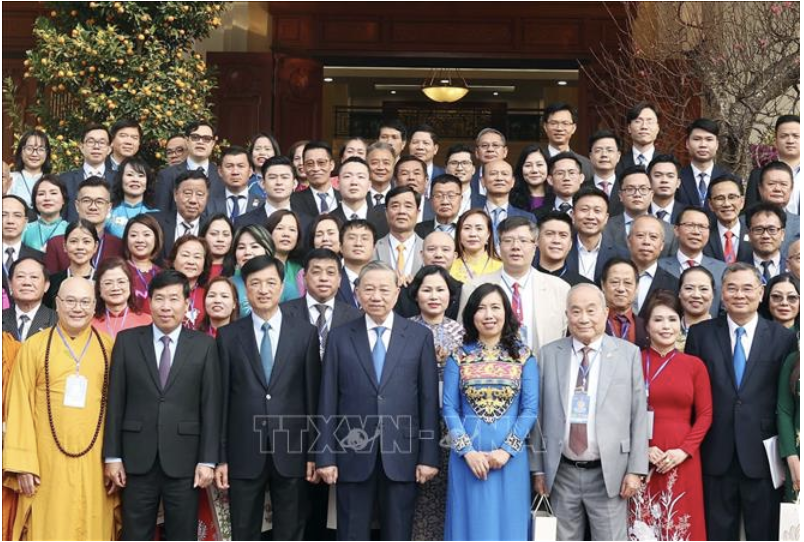 Tổng B&iacute; thư T&ocirc; L&acirc;m gặp gỡ kiều b&agrave;o ti&ecirc;u biểu dự "Xu&acirc;n qu&ecirc; hương"- Ảnh 11.