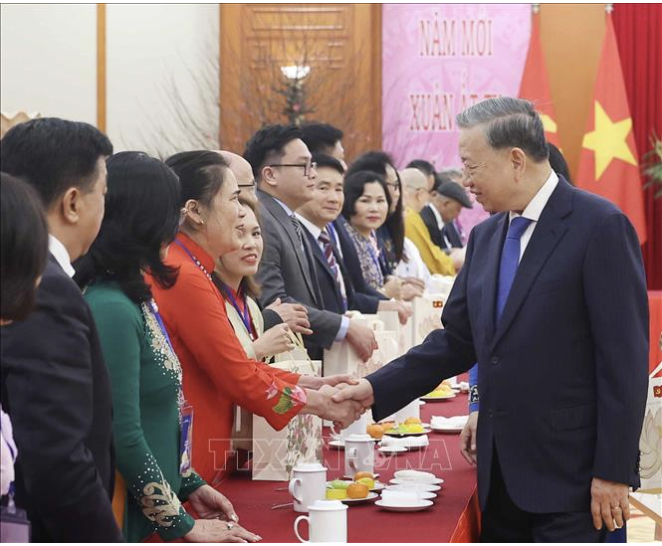 Tổng B&iacute; thư T&ocirc; L&acirc;m gặp gỡ kiều b&agrave;o ti&ecirc;u biểu dự "Xu&acirc;n qu&ecirc; hương"- Ảnh 3.