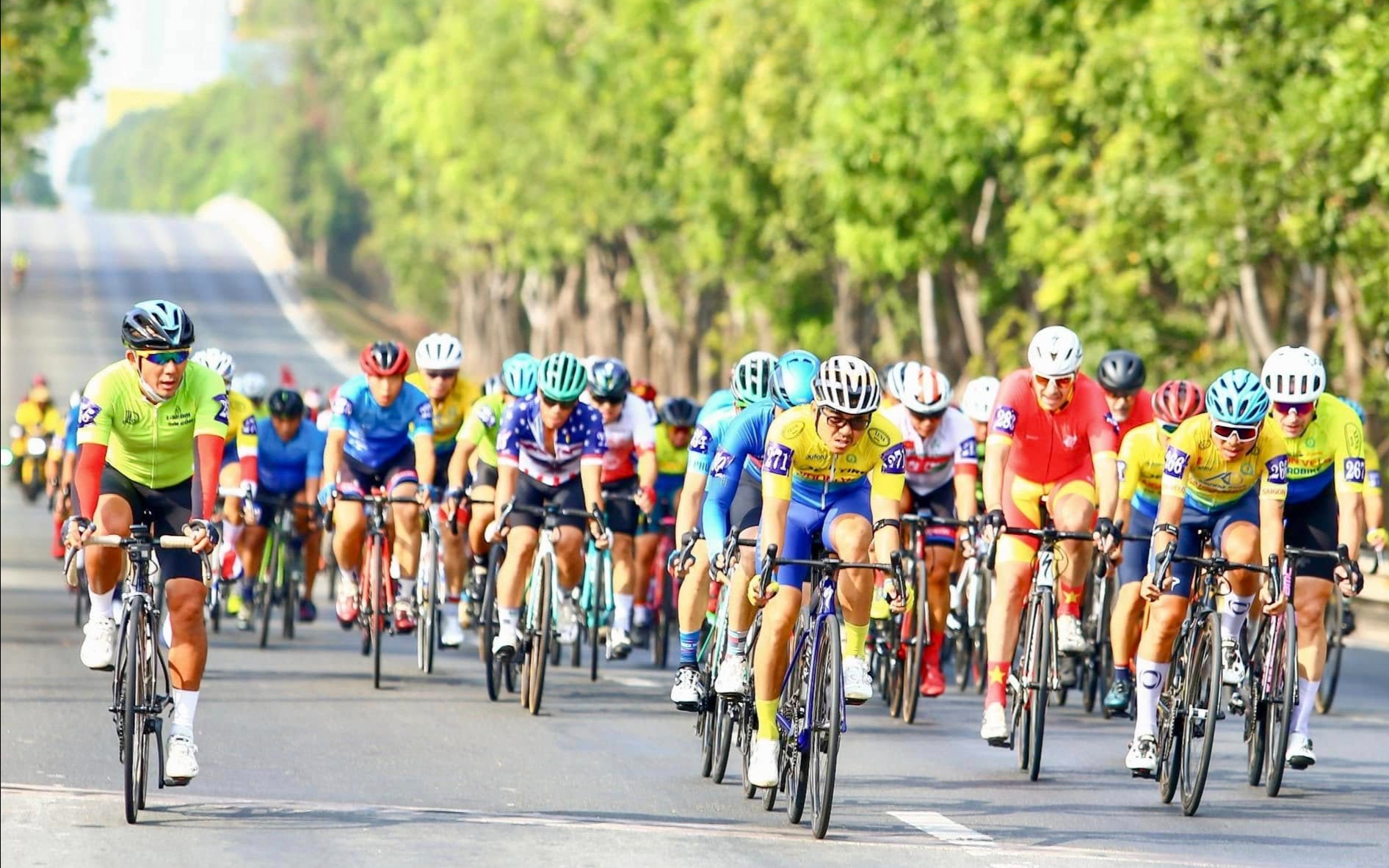 Sôi nổi Giải Xe đạp và Roller sports phong trào TP HCM chào năm mới