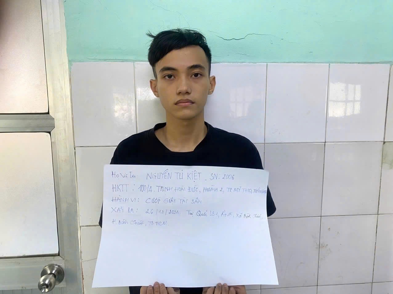 Cảnh s&aacute;t &ldquo;giăng lưới&rdquo; bắt kẻ trốn trại tr&ecirc;n cao tốc TP HCM - Long Th&agrave;nh- Ảnh 1.