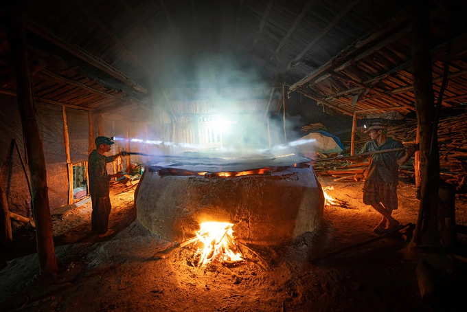 L&agrave;m gi&agrave;u từ hạt muối, trả nợ di&ecirc;m d&acirc;n- Ảnh 2.