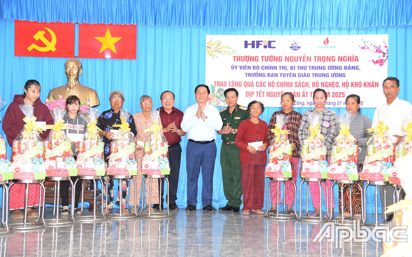 Quan t&acirc;m chăm lo để mọi người d&acirc;n đ&oacute;n Tết an vui