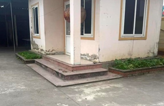 Hủy họp phụ huynh khi bất ngờ ph&aacute;t hiện bảo vệ tử vong trong trường- Ảnh 1.
