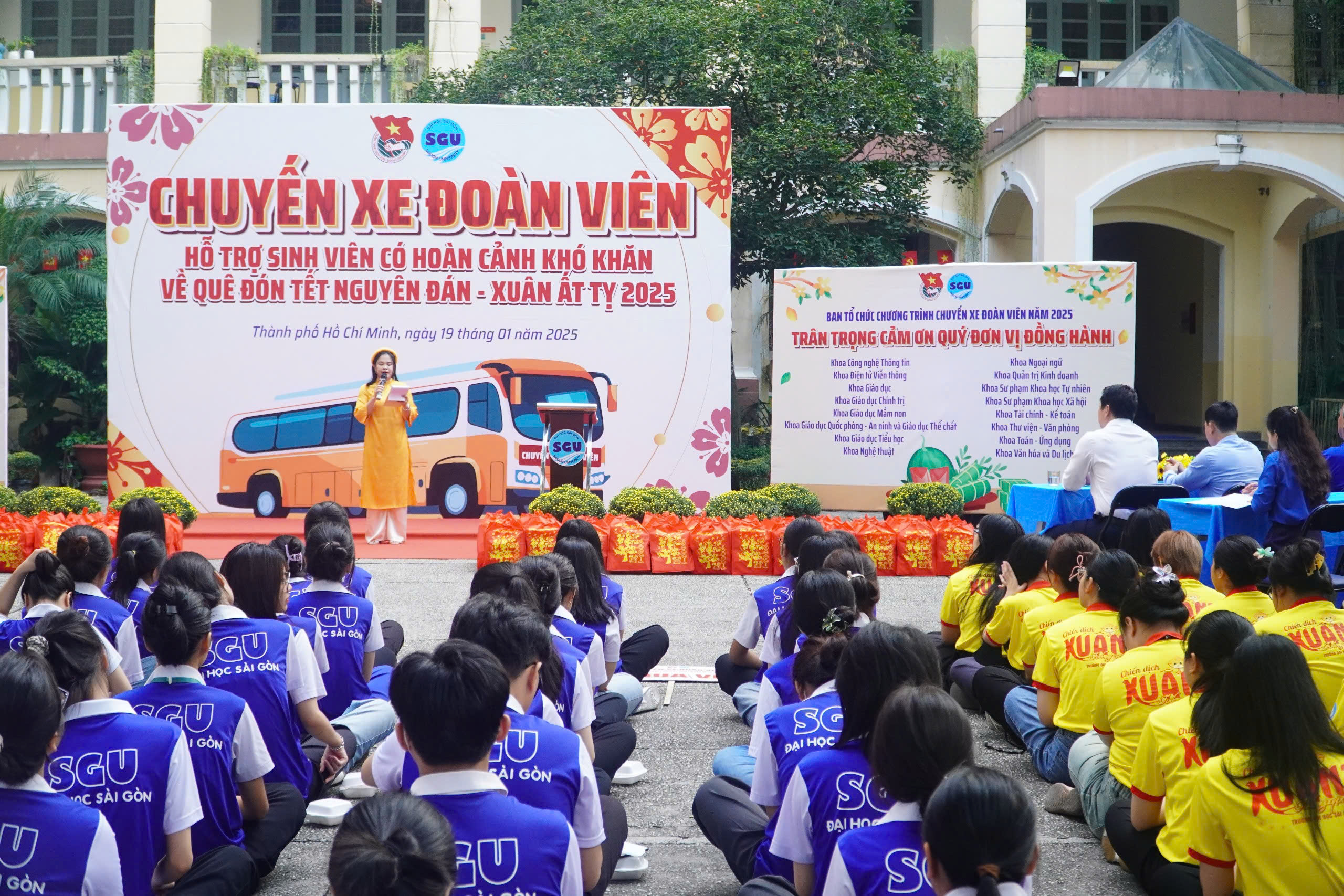Buổi s&aacute;ng đong đầy y&ecirc;u thương ở TP HCM - Ảnh 1.