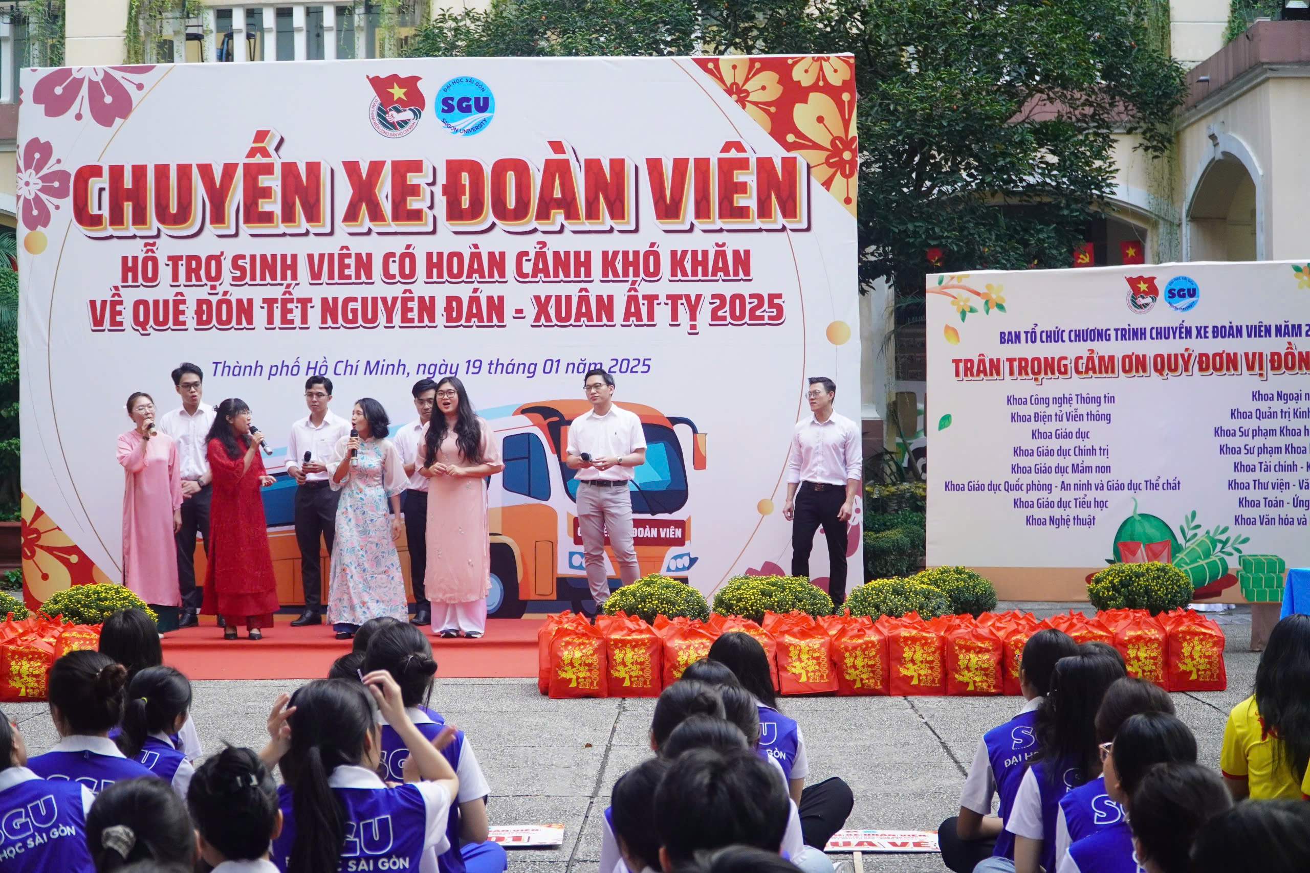 Buổi s&aacute;ng đong đầy y&ecirc;u thương ở TP HCM - Ảnh 2.