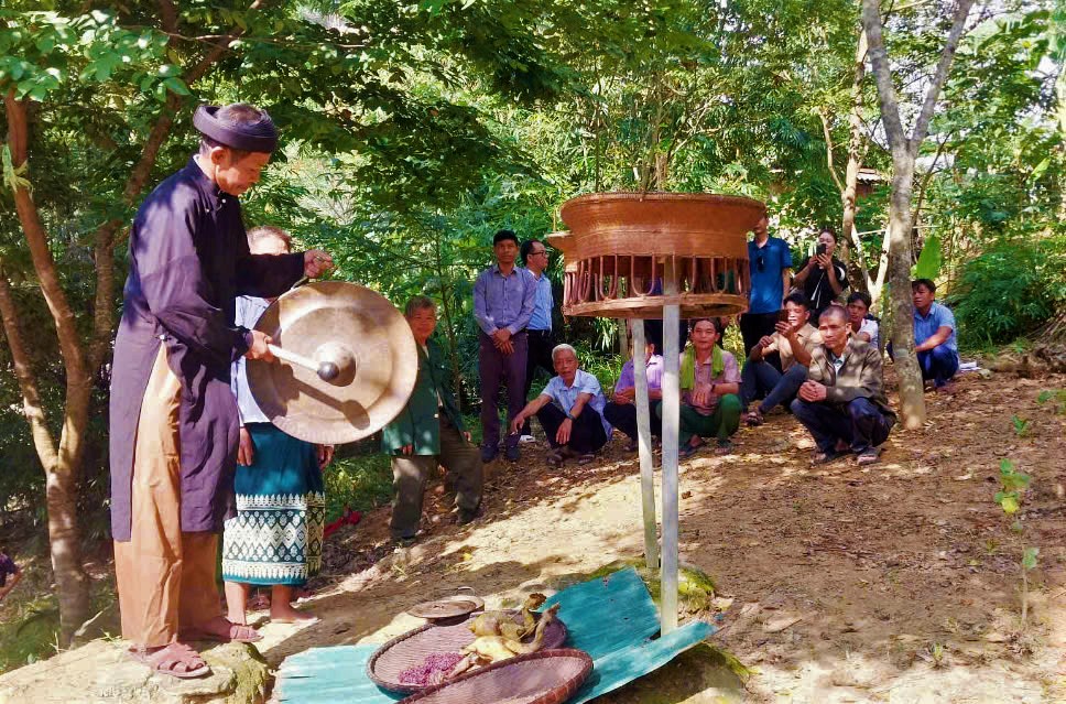 Độc đáo lễ cúng Giang Sơn giữa đại ngàn ở Quảng Bình- Ảnh 1.