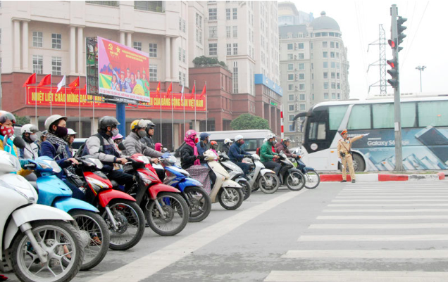 Cục CSGT n&oacute;i g&igrave; về việc c&oacute; thể bị phạt oan bởi đ&egrave;n giao th&ocirc;ng "đang xanh bỗng dưng đỏ"?- Ảnh 1.