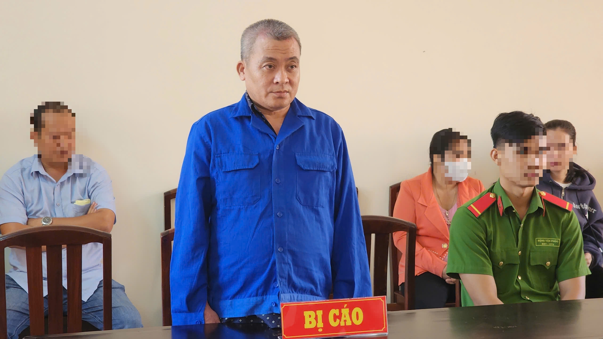 Ch&eacute;m mẹ vợ su&yacute;t chết v&igrave; bị dọa đ&ograve;i lại đất đ&atilde; cho- Ảnh 1.