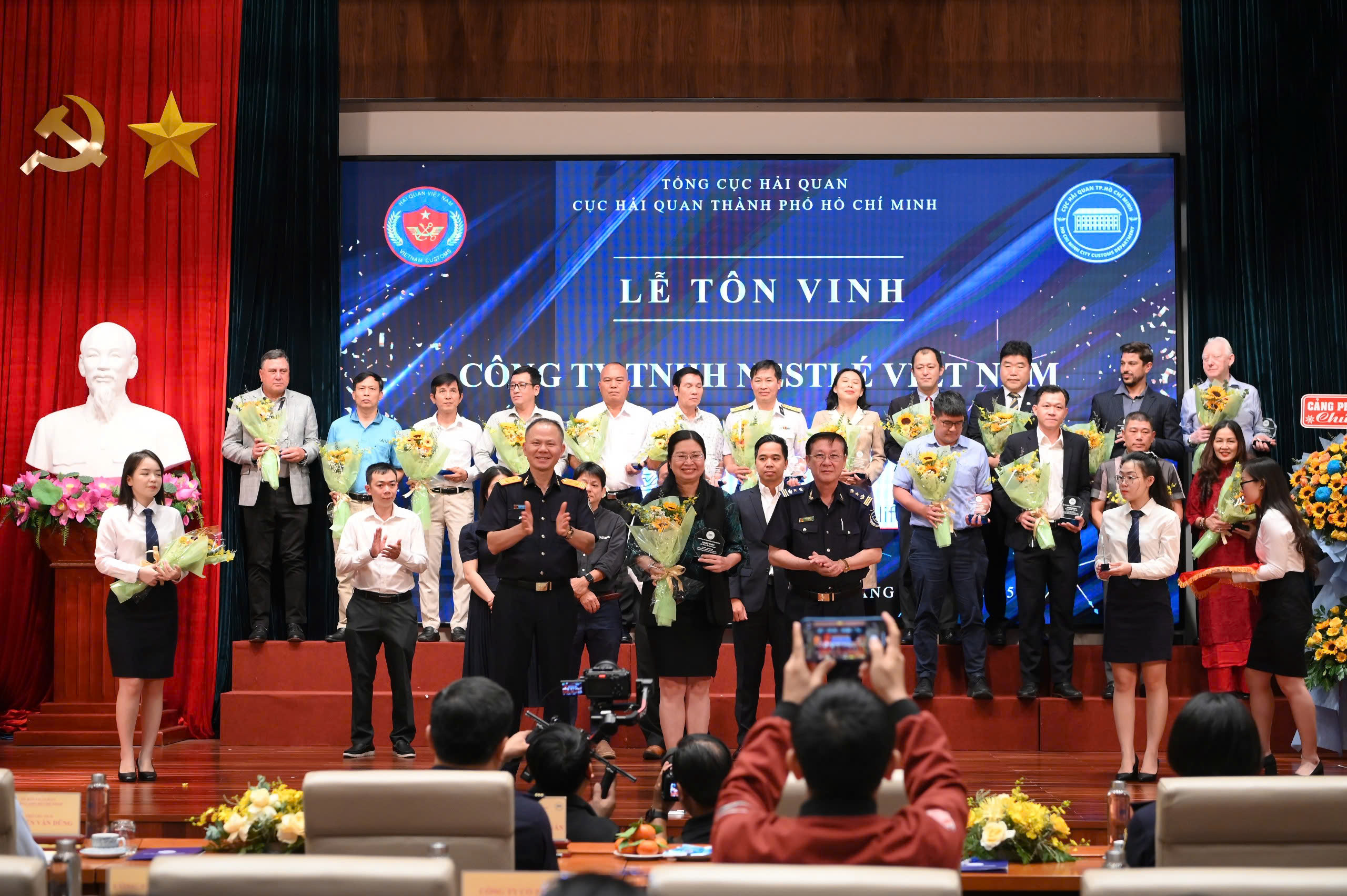 Ng&agrave;nh hải quan TP sẽ đối mặt với &aacute;p lực chia sẻ nguồn thu- Ảnh 2.