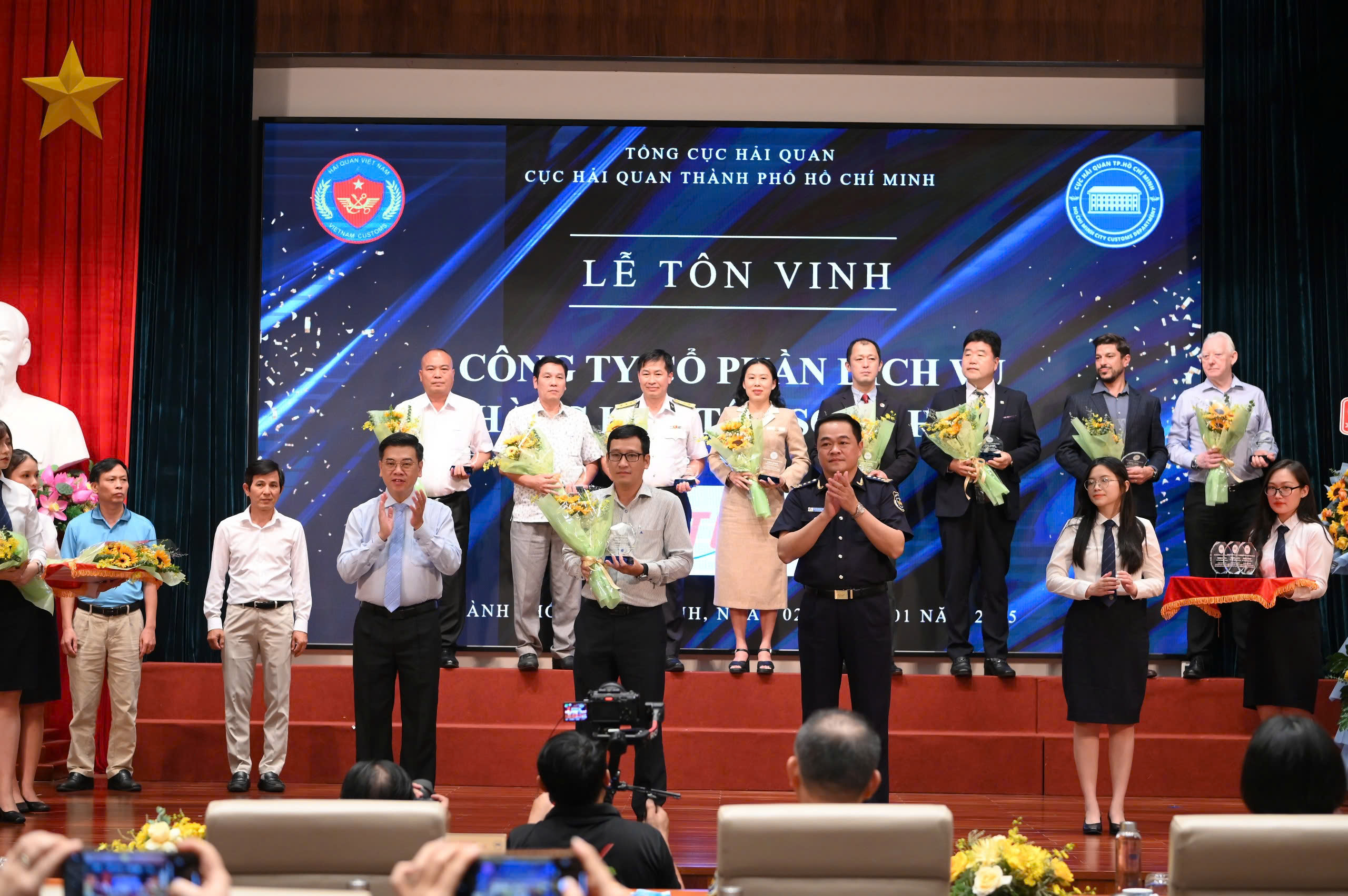 Ng&agrave;nh hải quan TP sẽ đối mặt với &aacute;p lực chia sẻ nguồn thu- Ảnh 1.