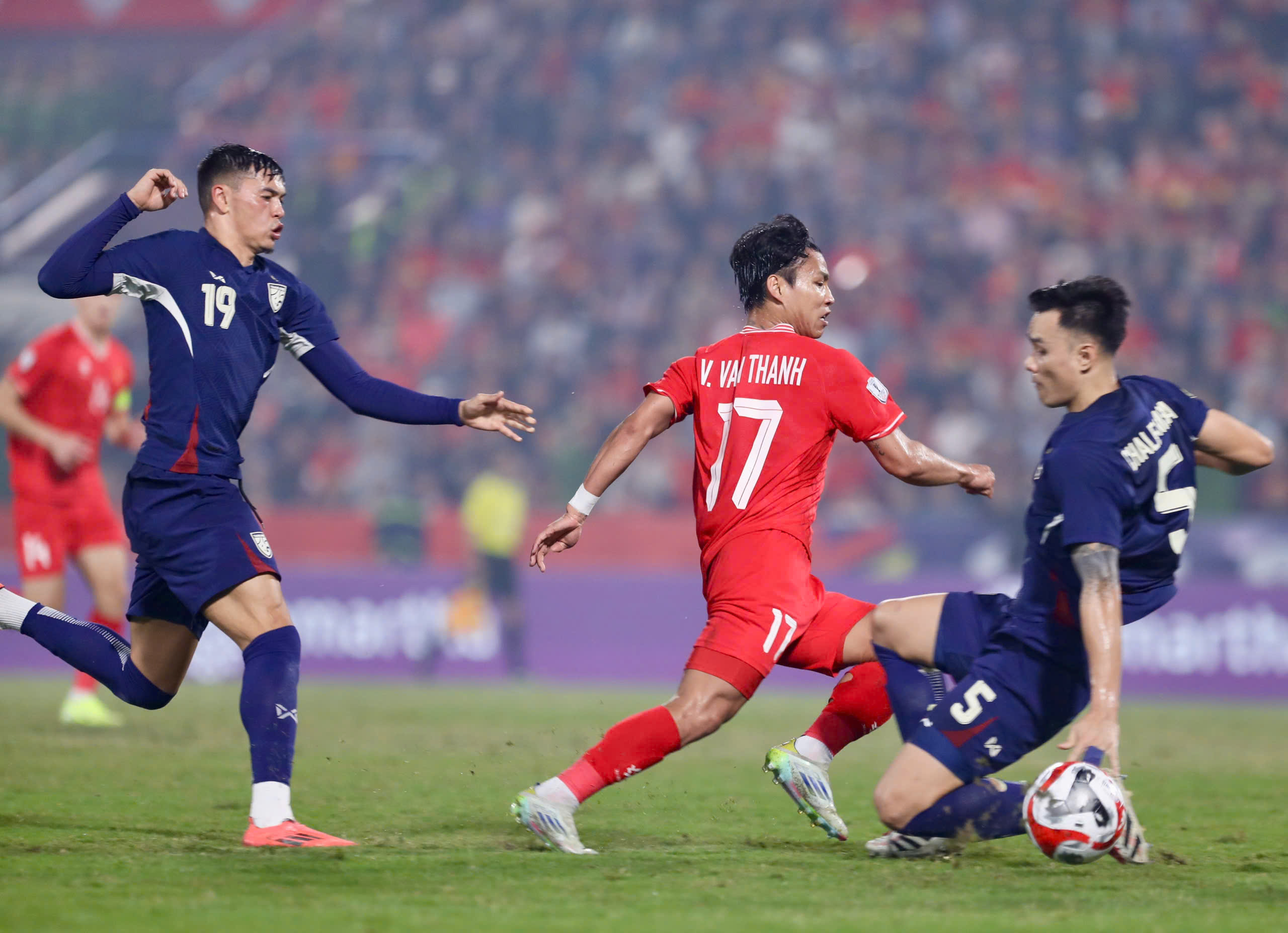 ASEAN Cup 2024: Tuyển Việt Nam tiến gần chức v&ocirc; địch- Ảnh 1.