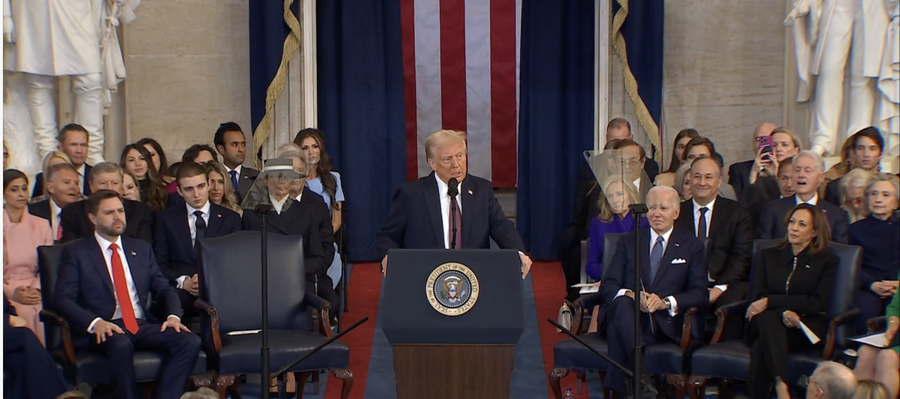 &Ocirc;ng Trump ph&aacute;t biểu tại lễ nhậm chức ng&agrave;y 20-1. Ảnh: ABC News