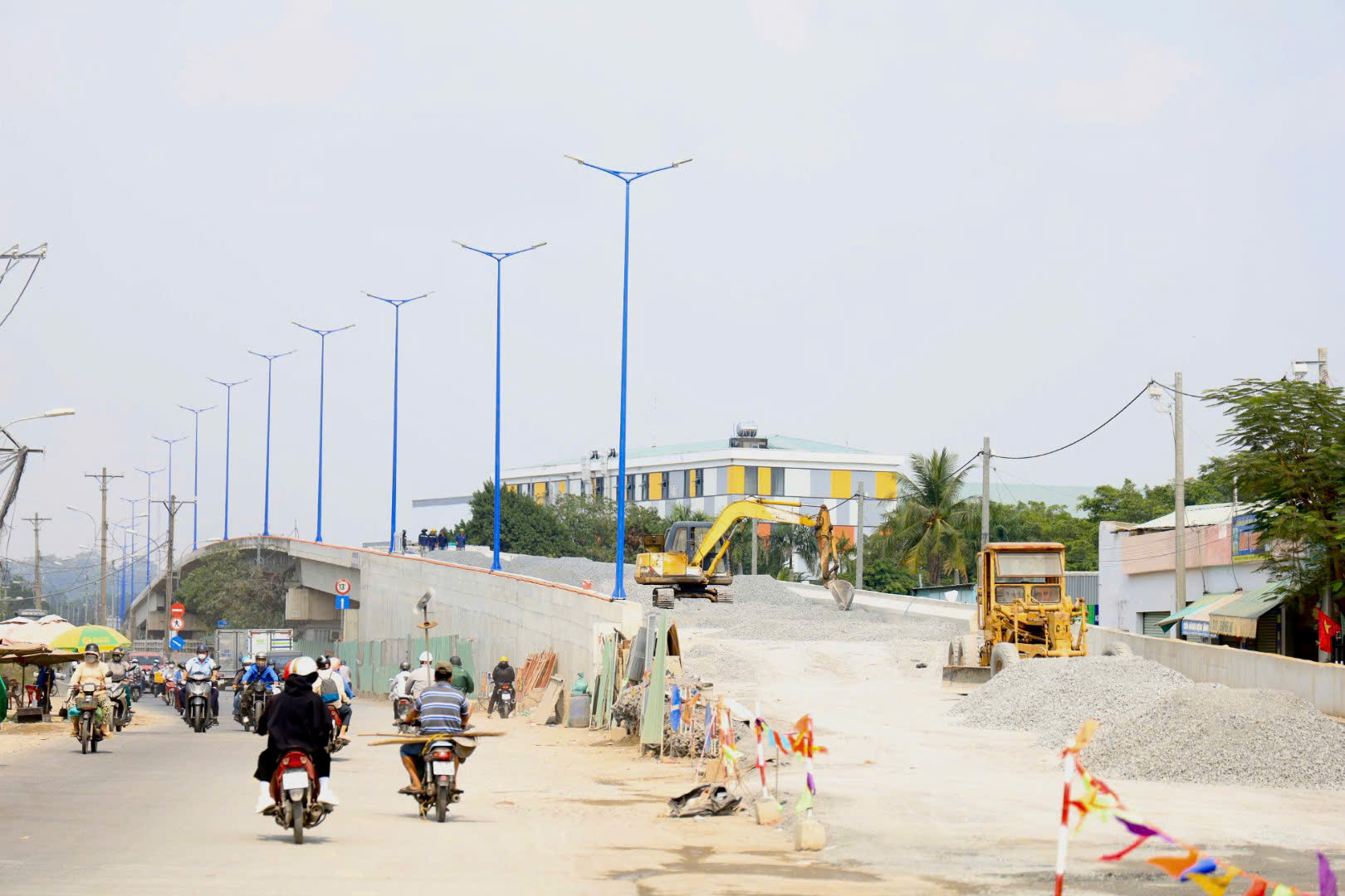 Cầu Tăng Long: V&igrave; sao lỡ hẹn th&ocirc;ng xe trước Tết Nguy&ecirc;n đ&aacute;n?- Ảnh 1.