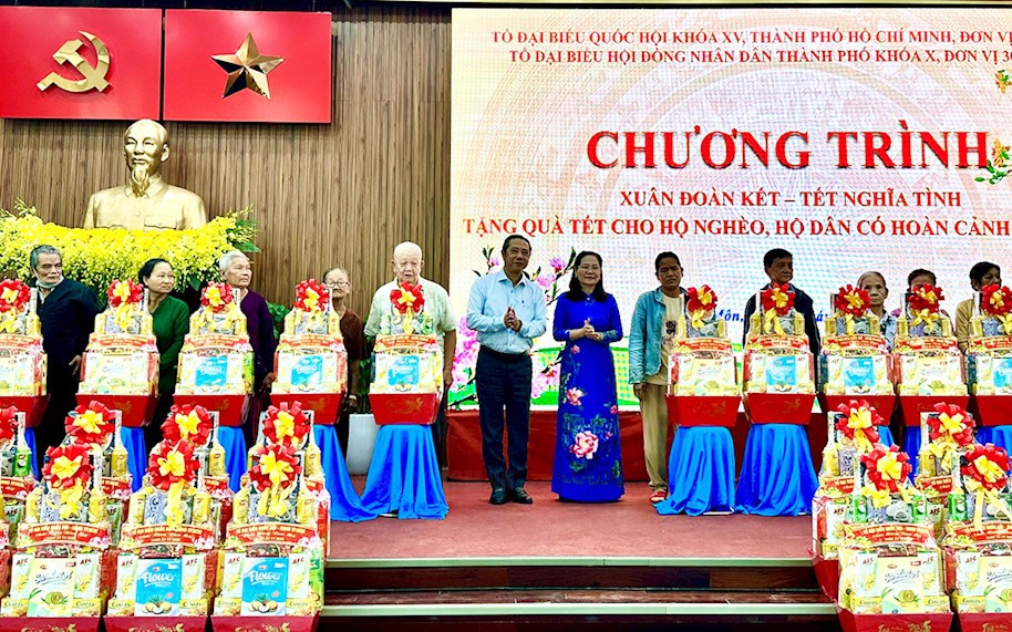 L&atilde;nh đạo Ch&iacute;nh phủ, TP HCM thăm, ch&uacute;c Tết tại c&aacute;c cơ quan, địa phương