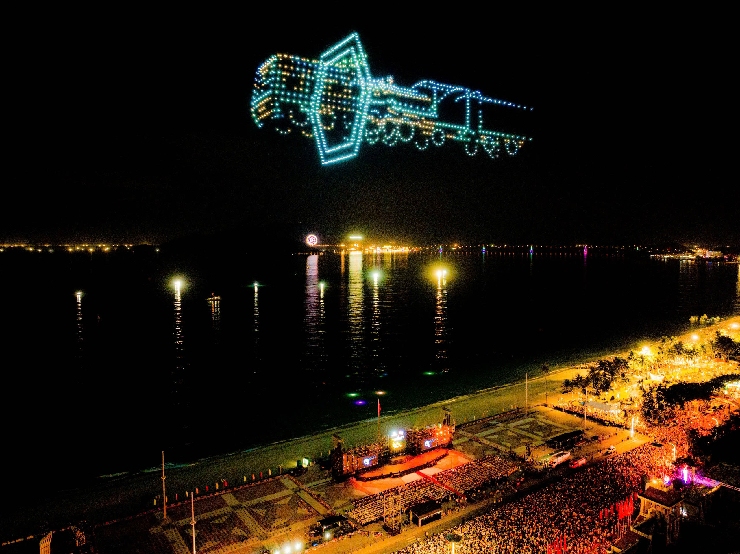 M&agrave;n tr&igrave;nh diễn drone hỏa thuật kỷ lục thế giới tại H&agrave; Nội đ&ecirc;m giao thừa- Ảnh 10.