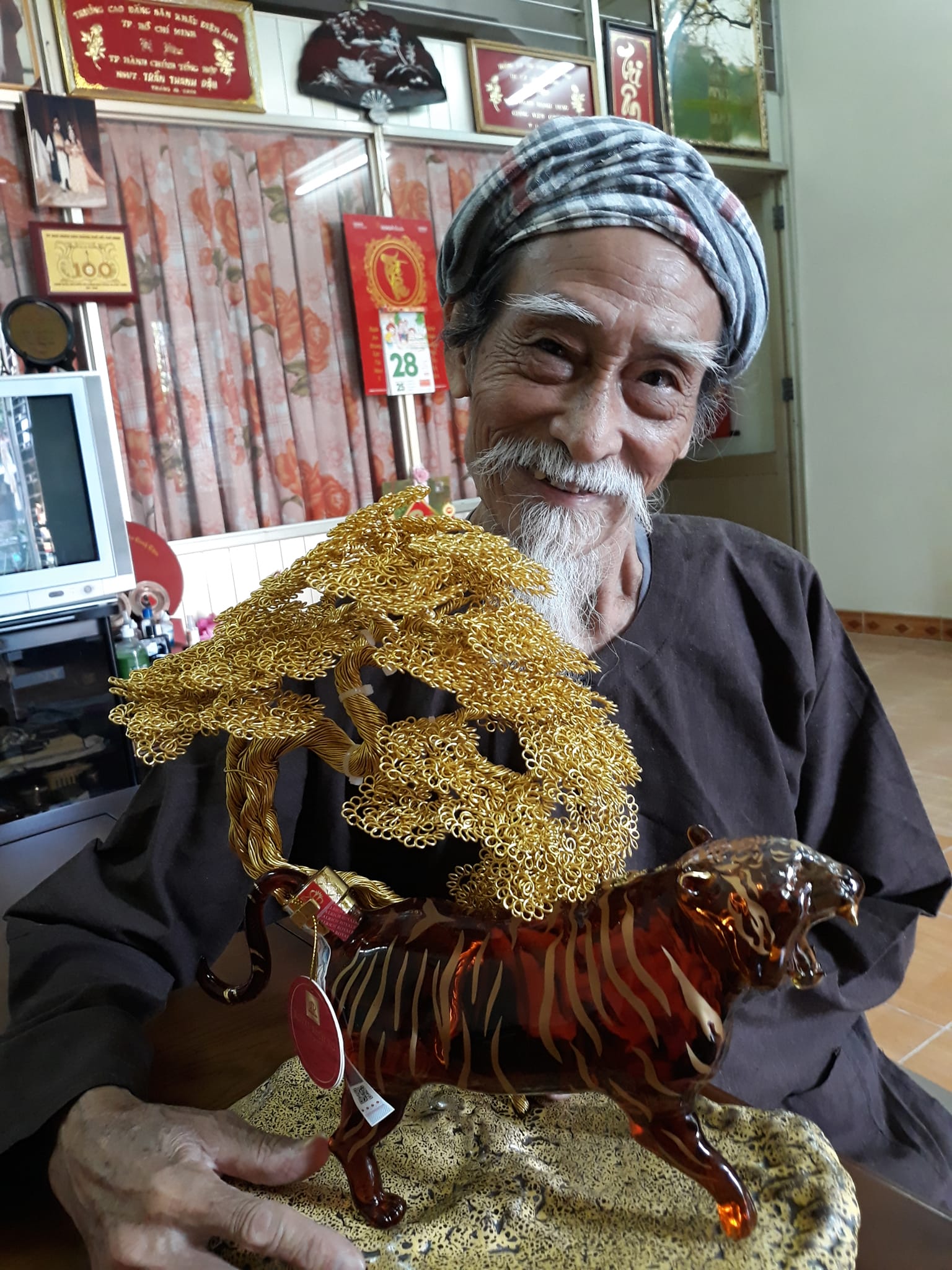&Ocirc;ng ba bắt rắn "Mạnh Dung" hồi phục sau ba th&aacute;ng g&atilde;y xương đ&ugrave;i- Ảnh 1.