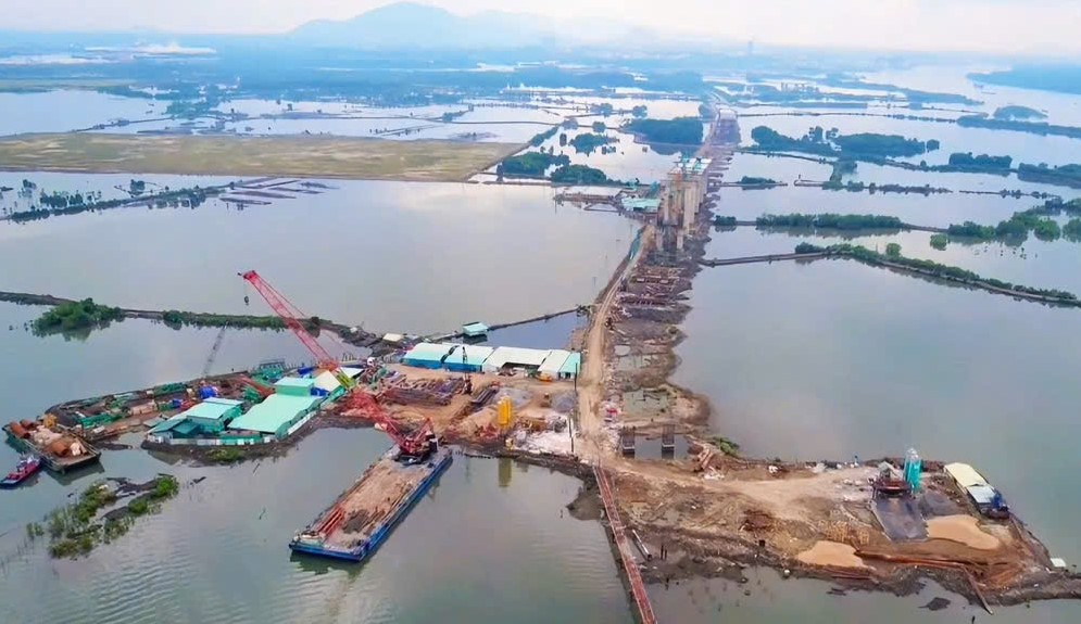 Sức bật hạ tầng giao th&ocirc;ng v&ugrave;ng Đ&ocirc;ng Nam Bộ (*): Tổng lực bước v&agrave;o kỷ nguy&ecirc;n mới- Ảnh 1.