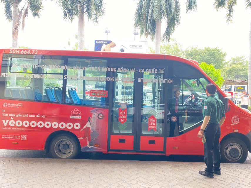 Chi tiết hoạt động của xe trung chuyển tại S&acirc;n bay T&acirc;n Sơn Nhất- Ảnh 2.