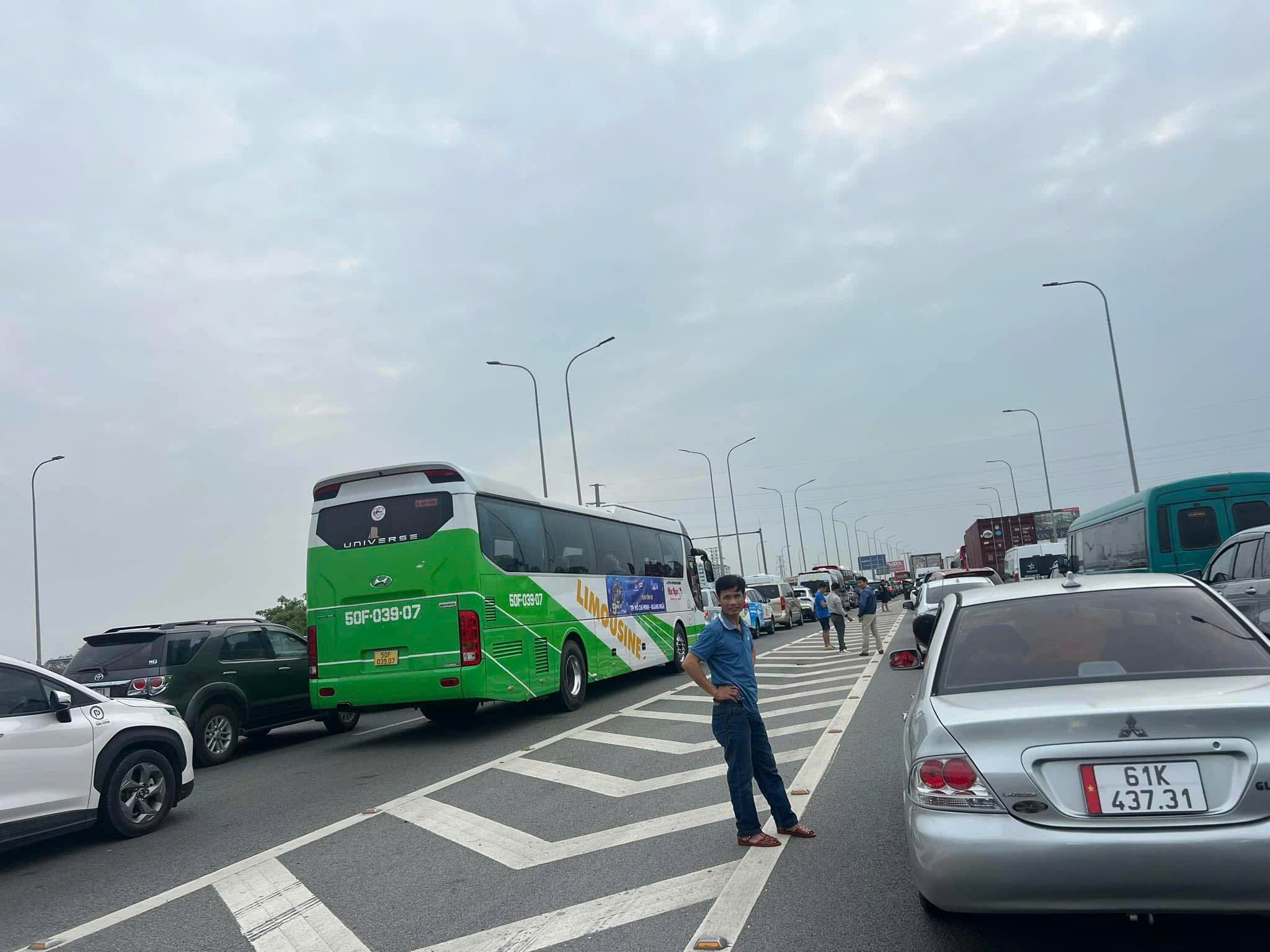Người d&acirc;n lưu &yacute; khi v&agrave;o cao tốc TP HCM - Long Th&agrave;nh s&aacute;ng nay- Ảnh 1.