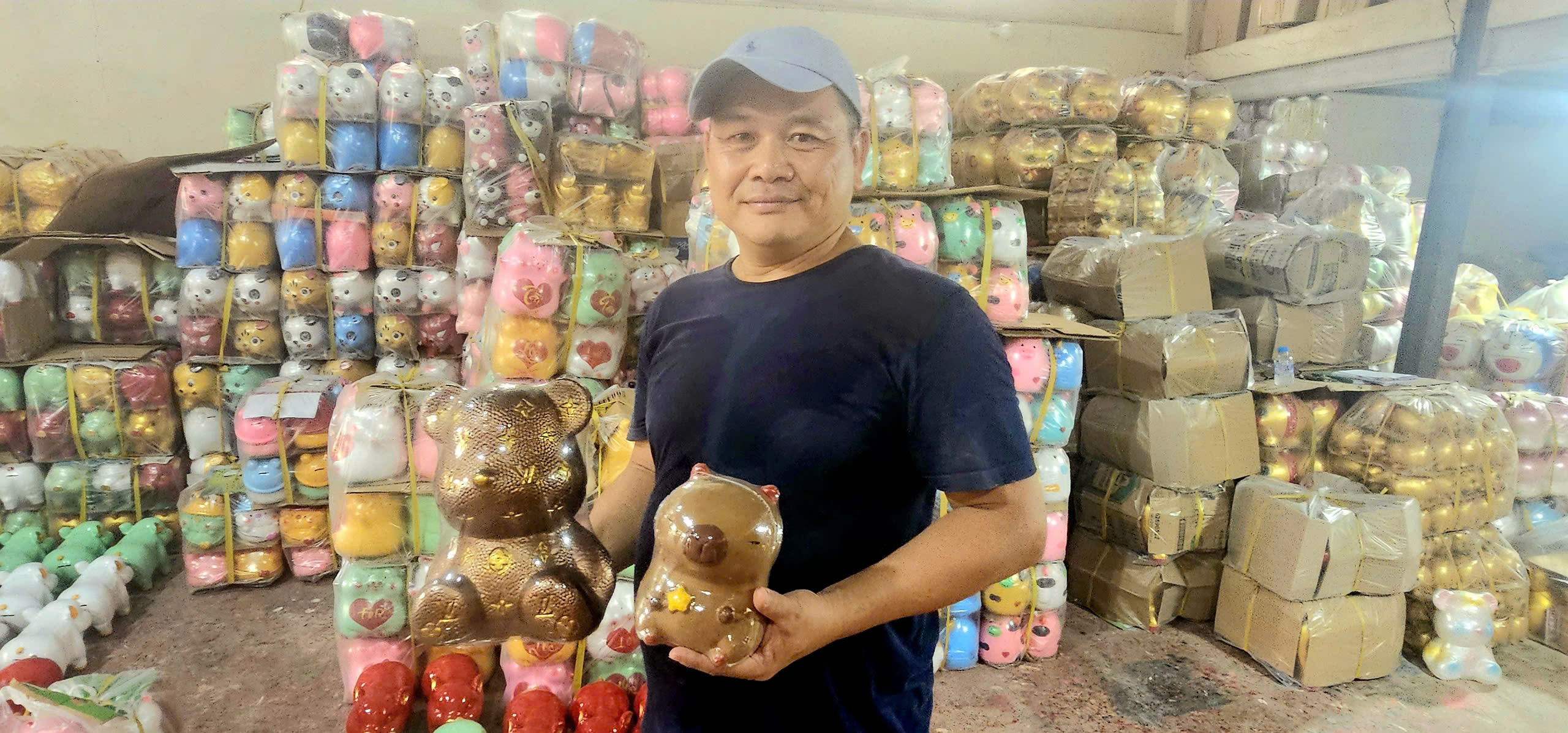 Cơ sở sản xuất heo đất đắt h&agrave;ng nhờ bắt trend capybara- Ảnh 2.