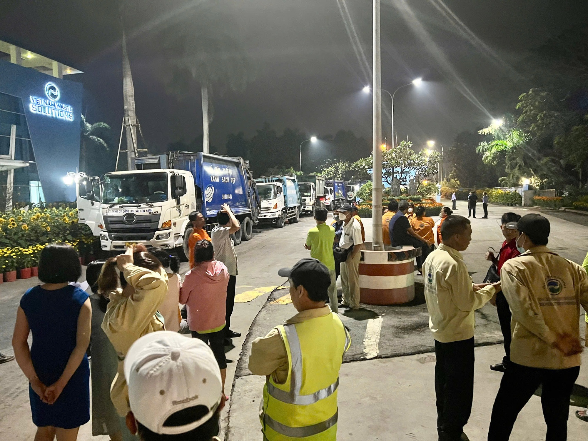 TP HCM: Phương &aacute;n mới về thu gom, vận chuyển, xử l&yacute; r&aacute;c- Ảnh 1.