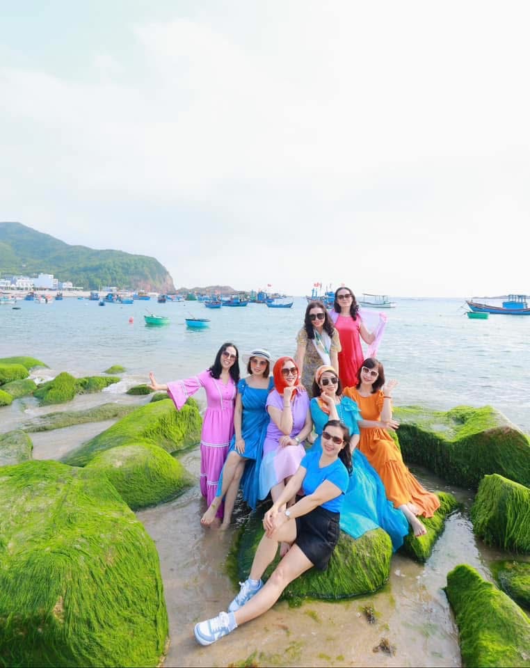 Đẹp ngỡ ng&agrave;ng m&ugrave;a r&ecirc;u xanh ở biển Quy Nhơn- Ảnh 11.