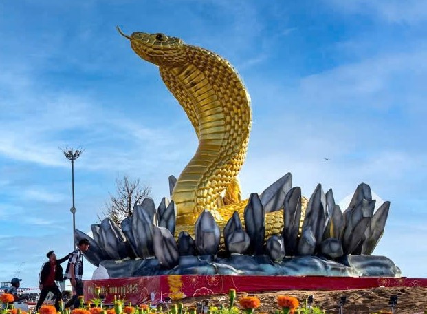 Linh vật rắn của tỉnh, th&agrave;nh n&agrave;o đẹp nhất Tết Ất Tỵ 2025?- Ảnh 10.