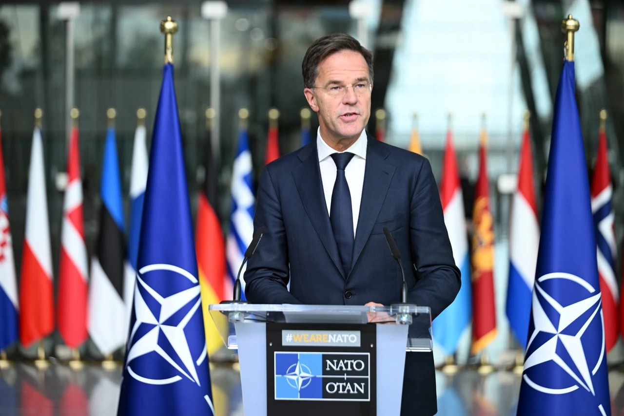 Tổng thư k&yacute; NATO Mark Rutte ph&aacute;t biểu trong cuộc họp b&aacute;o tại trụ sở NATO ở Brussels - Bỉ hồi th&aacute;ng 10-2024. Ảnh: AA