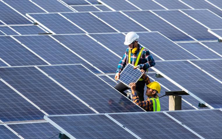 B&ugrave;ng nổ xu hướng c&ocirc;ng nghệ định h&igrave;nh năm 2025