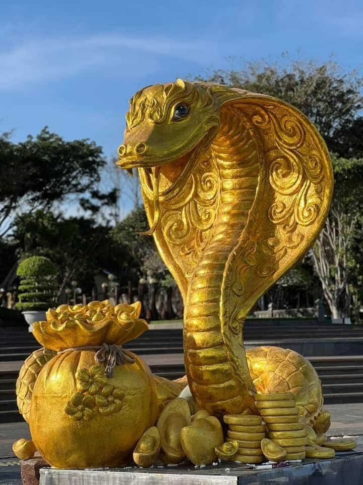 Linh vật rắn của tỉnh, th&agrave;nh n&agrave;o đẹp nhất Tết Ất Tỵ 2025?- Ảnh 13.