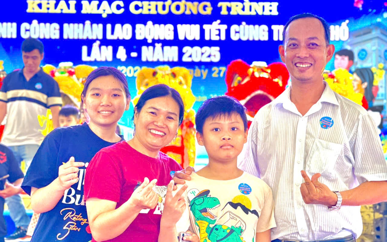10.000 gia đình công nhân - lao động vui Tết cùng thành phố