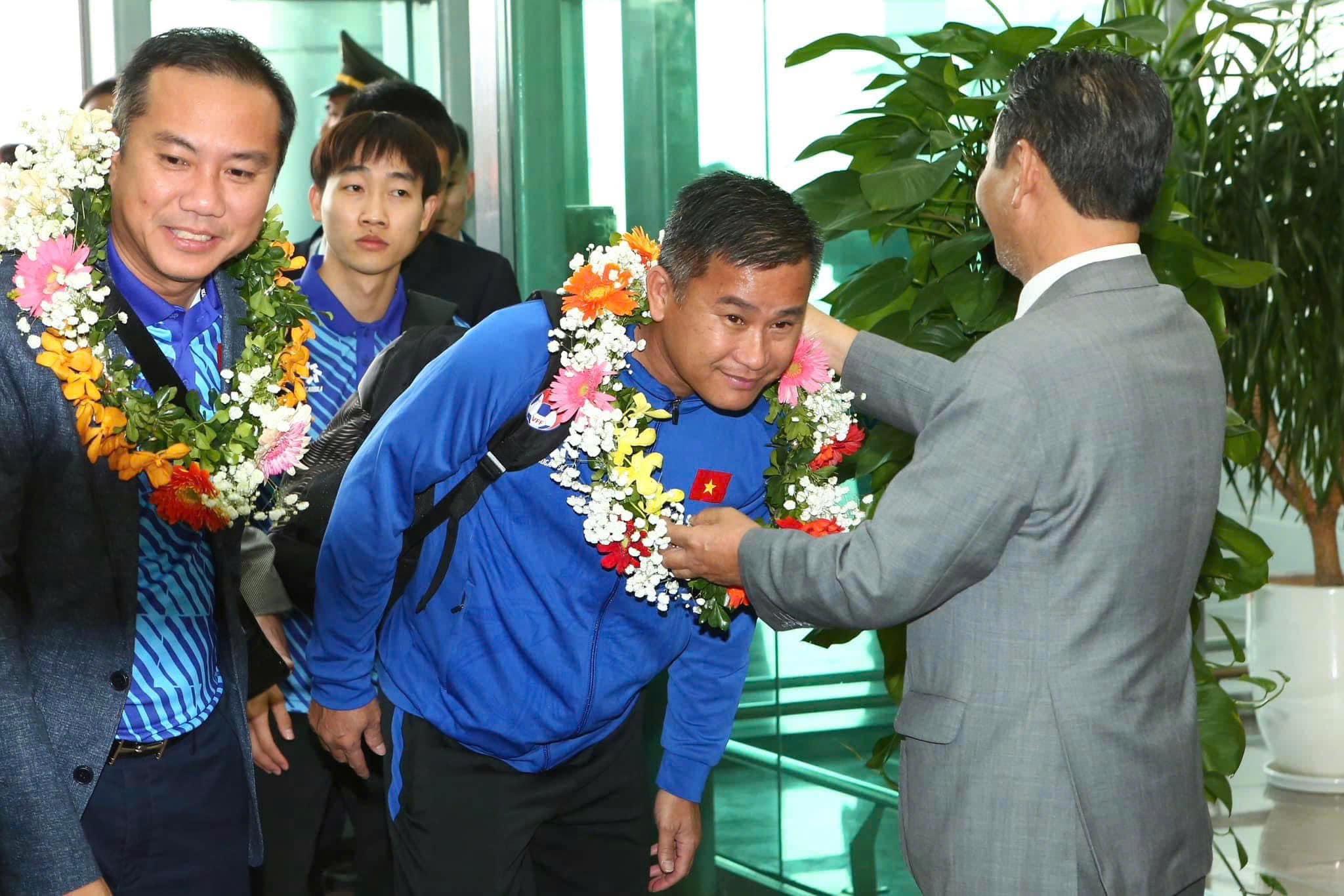 HLV Đinh Hồng Vinh - "người h&ugrave;ng" thầm lặng của tuyển Việt Nam- Ảnh 3.