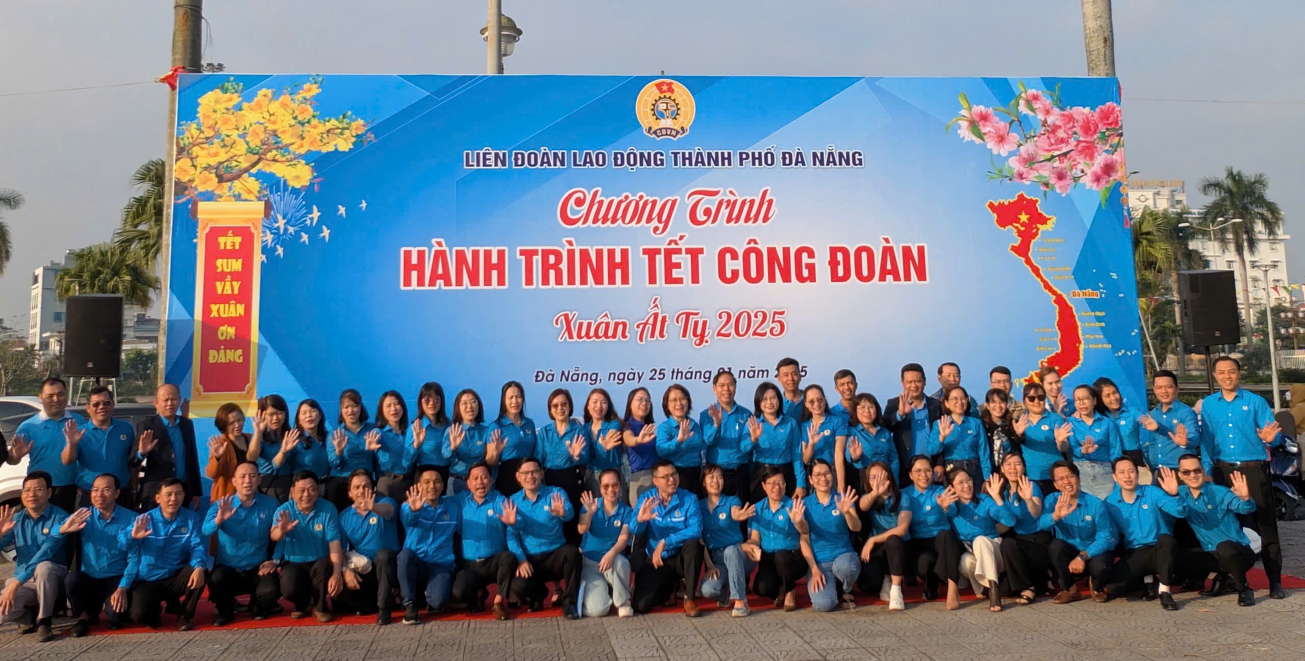 Từng chuyến xe C&ocirc;ng đo&agrave;n đưa Tết gần hơn với người lao động Đ&agrave; Nẵng- Ảnh 11.