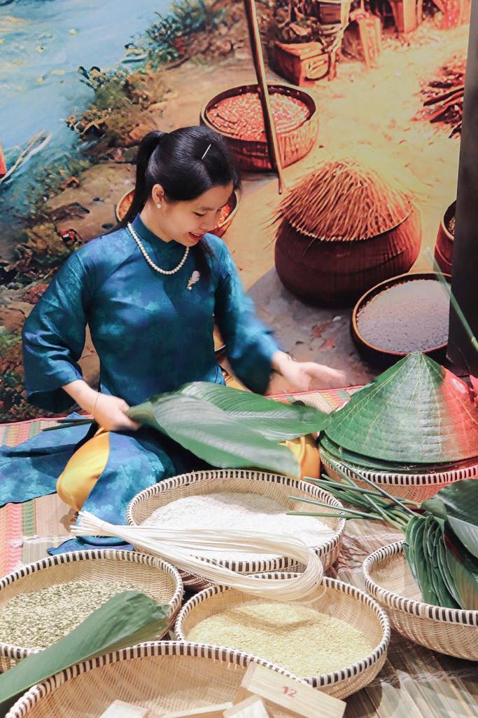 Nồi b&aacute;nh t&igrave;nh th&acirc;n khổng lồ, g&oacute;i trọn hương Tết Việt- Ảnh 3.