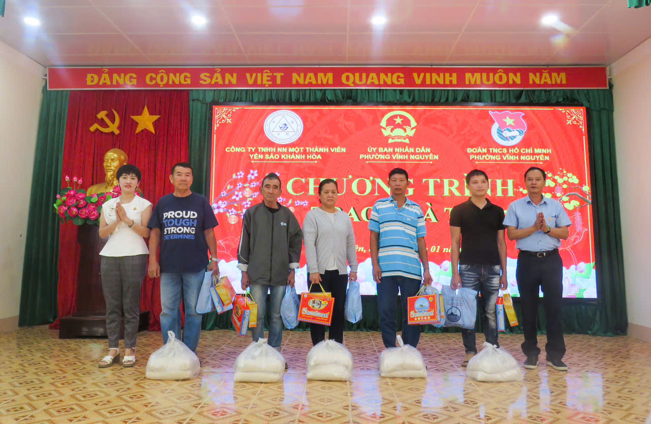 C&ocirc;ng ty Yến s&agrave;o Kh&aacute;nh H&ograve;a mang Tết đến c&aacute;c đối tượng ch&iacute;nh s&aacute;ch v&agrave; người ngh&egrave;o- Ảnh 9.