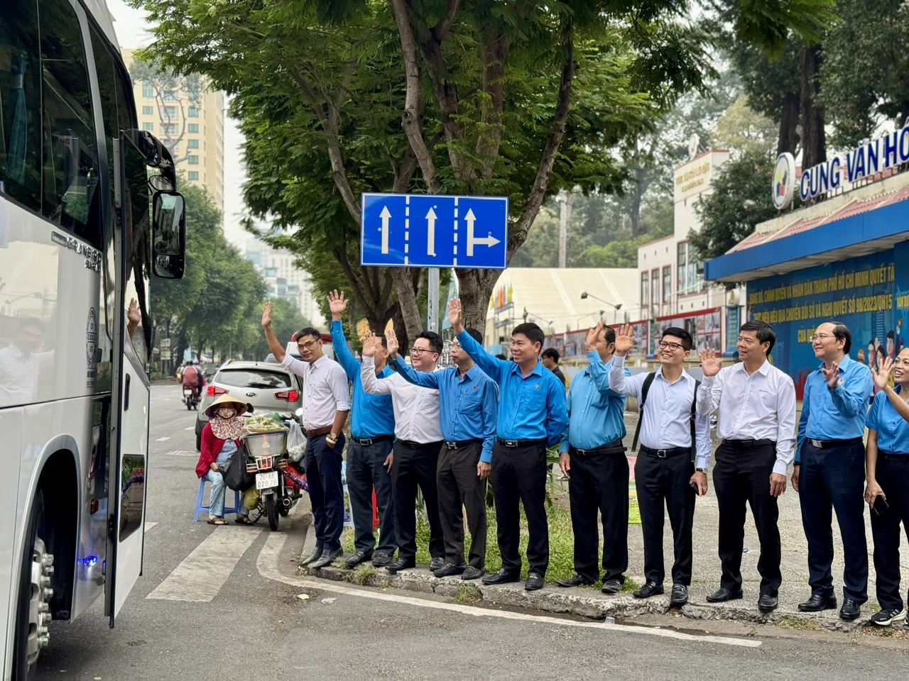Niềm vui tr&ecirc;n những chuyến xe 0 đồng- Ảnh 1.