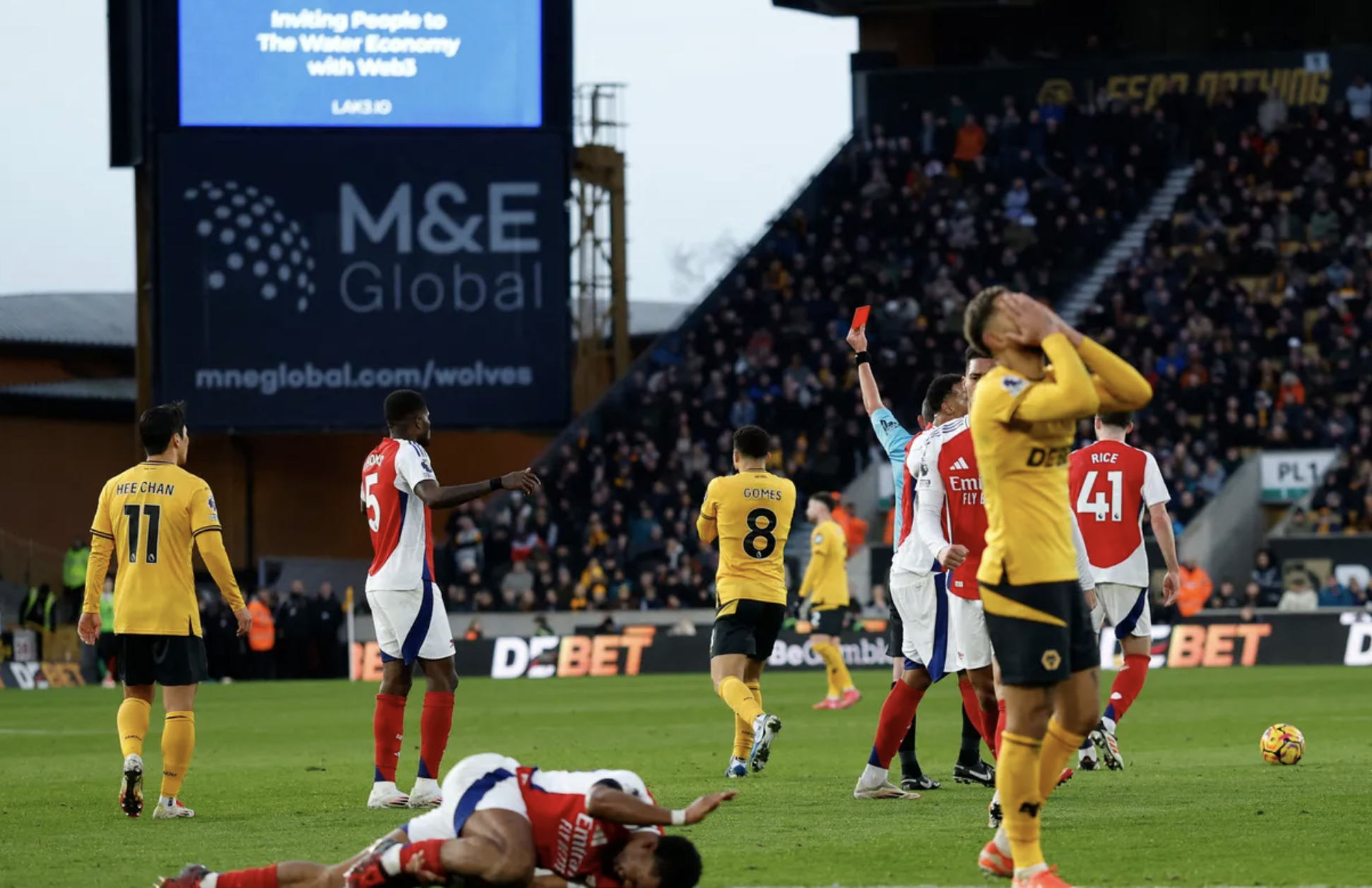 Liverpool v&agrave; Arsenal b&aacute;m đuổi kịch t&iacute;nh, vững ng&ocirc;i đầu Ngoại hạng- Ảnh 3.