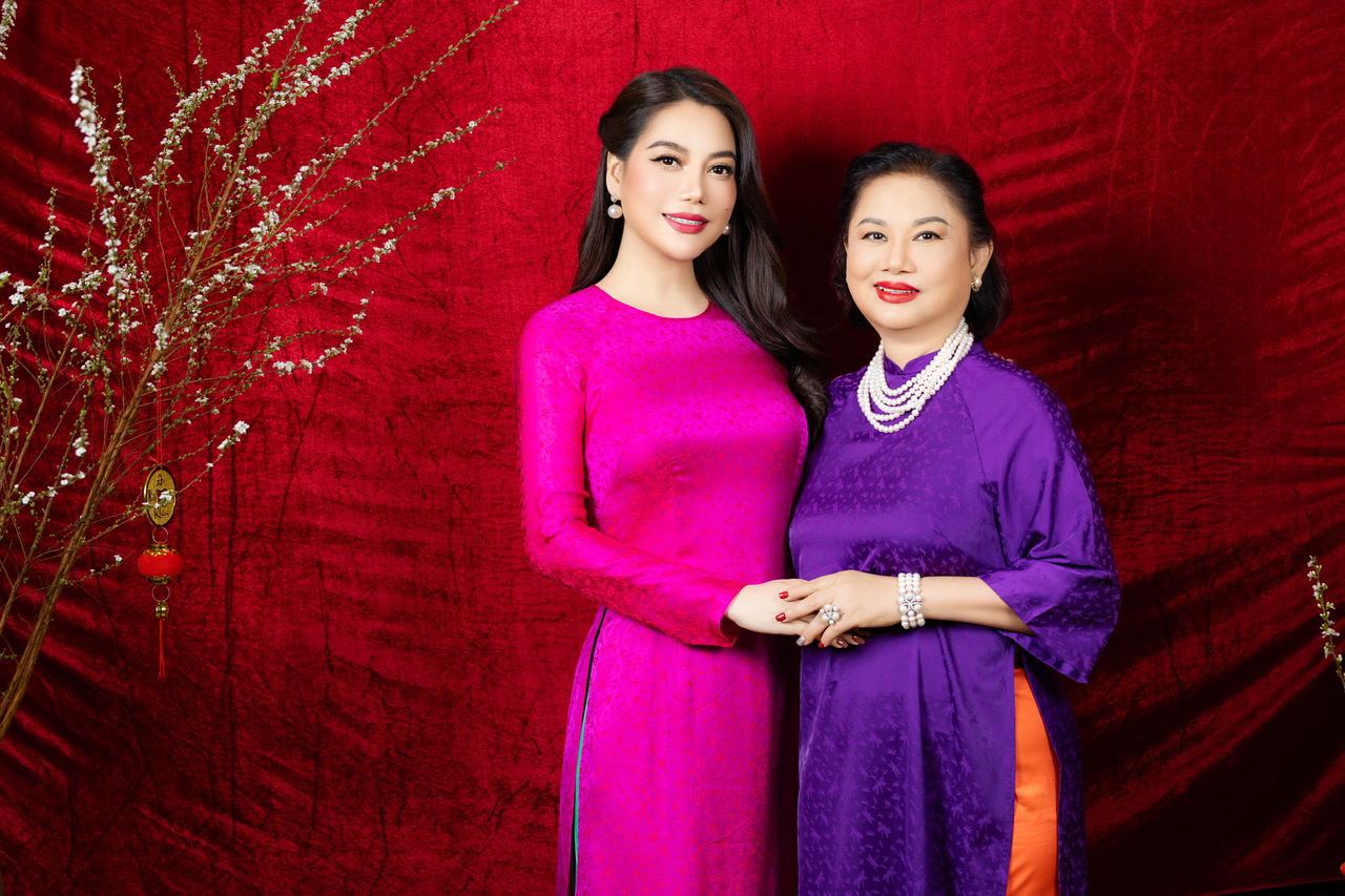 Nhan sắc nh&agrave; Trương Ngọc &Aacute;nh- Ảnh 3.