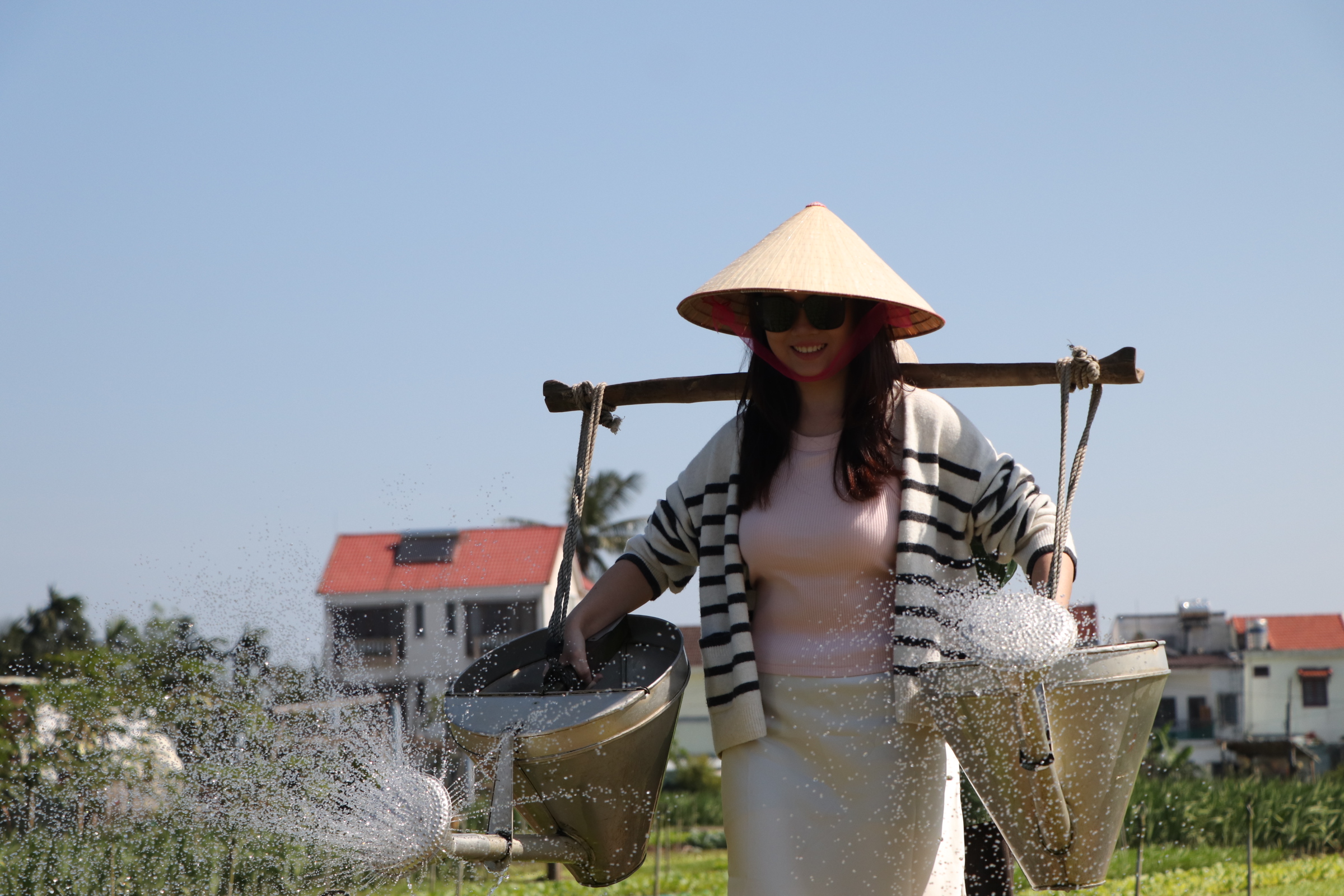 &ldquo;L&agrave;ng du lịch tốt nhất&rdquo; thế giới c&oacute; g&igrave; khiến du kh&aacute;ch m&ecirc; mẩn?- Ảnh 9.