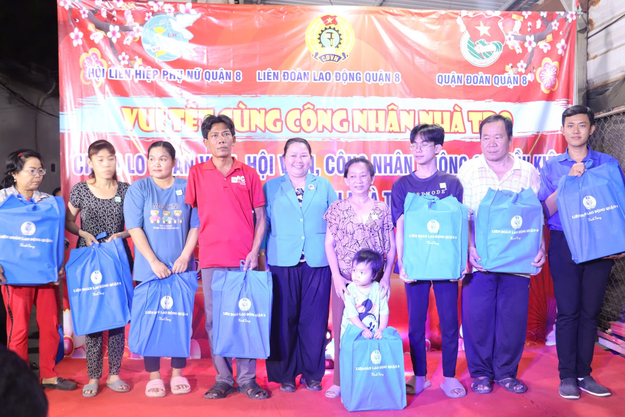 G&oacute;p Tết cho c&ocirc;ng nh&acirc;n- Ảnh 8.