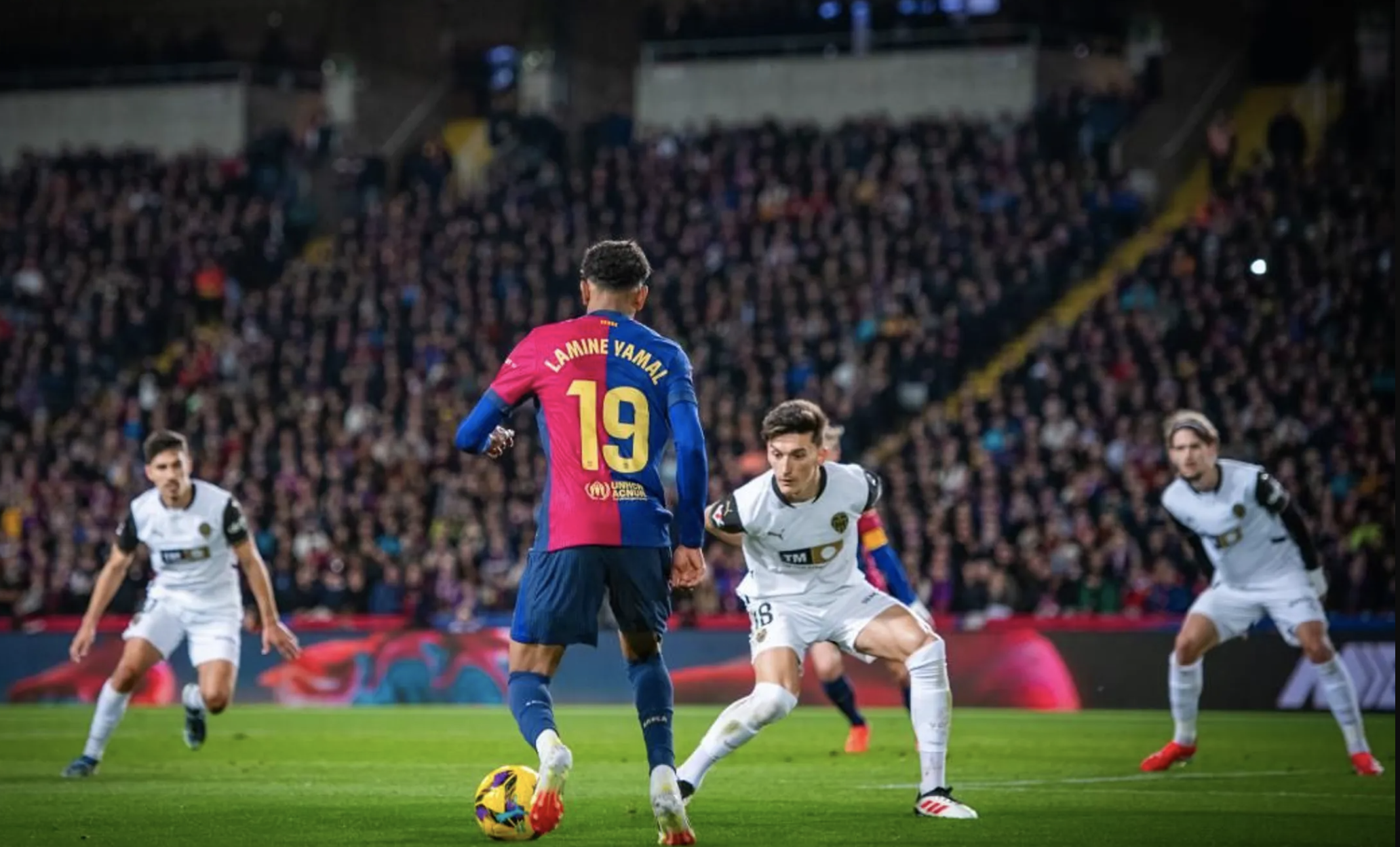 Barcelona mở đại tiệc 8 bàn, trở lại đường đua La Liga- Ảnh 5.