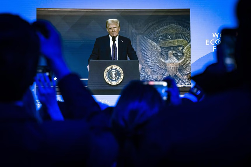 Tổng thống Trump vung "thanh kiếm" thuế quan, Trung Quốc chuẩn bị sẵn "vũ kh&iacute; mạnh nhất"- Ảnh 1.