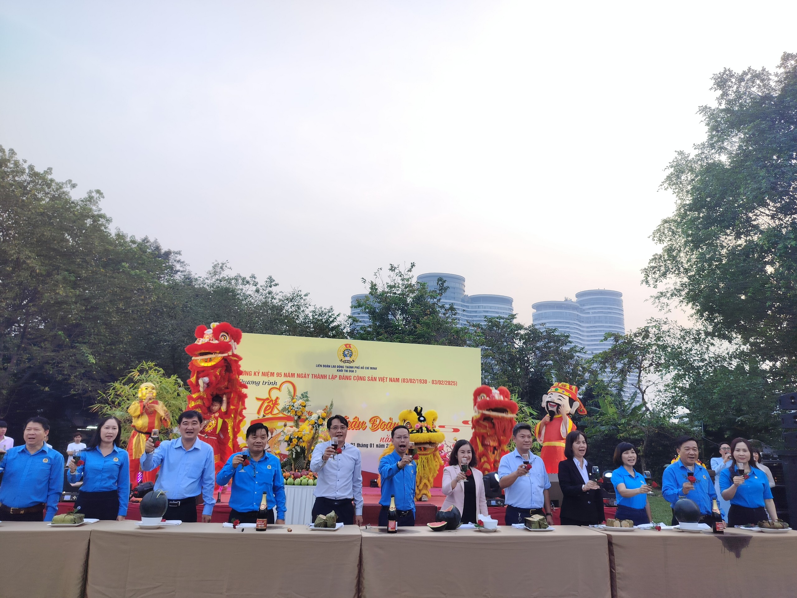G&oacute;p Tết cho c&ocirc;ng nh&acirc;n- Ảnh 1.