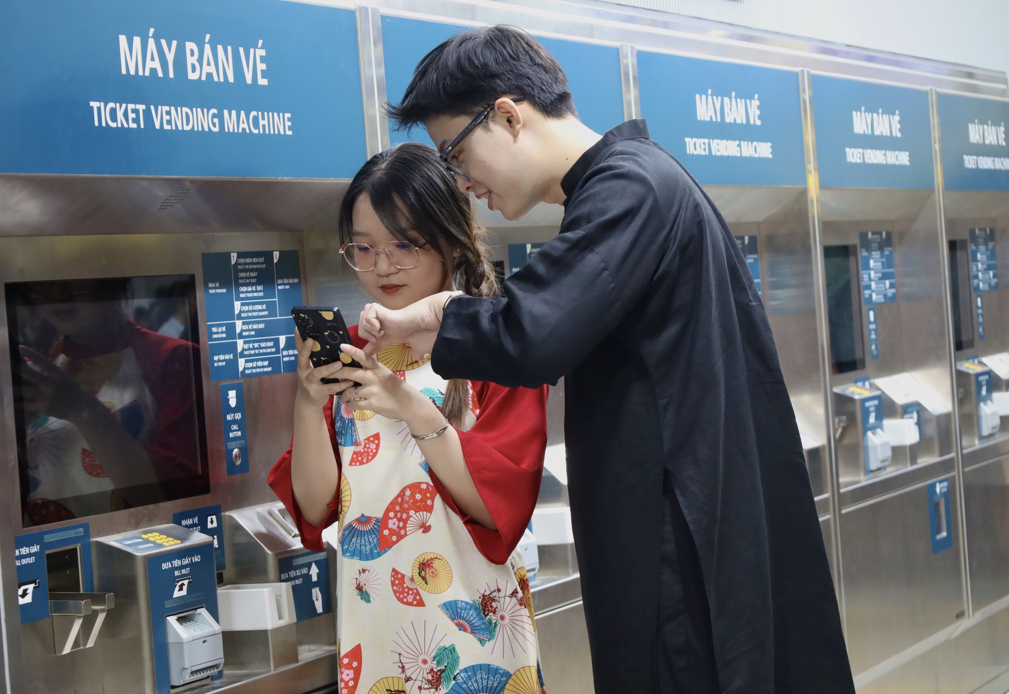 Nhộn nhịp kh&ocirc;ng kh&iacute; Tết tại ga metro số 1 Bến Th&agrave;nh - Suối Ti&ecirc;n- Ảnh 7.