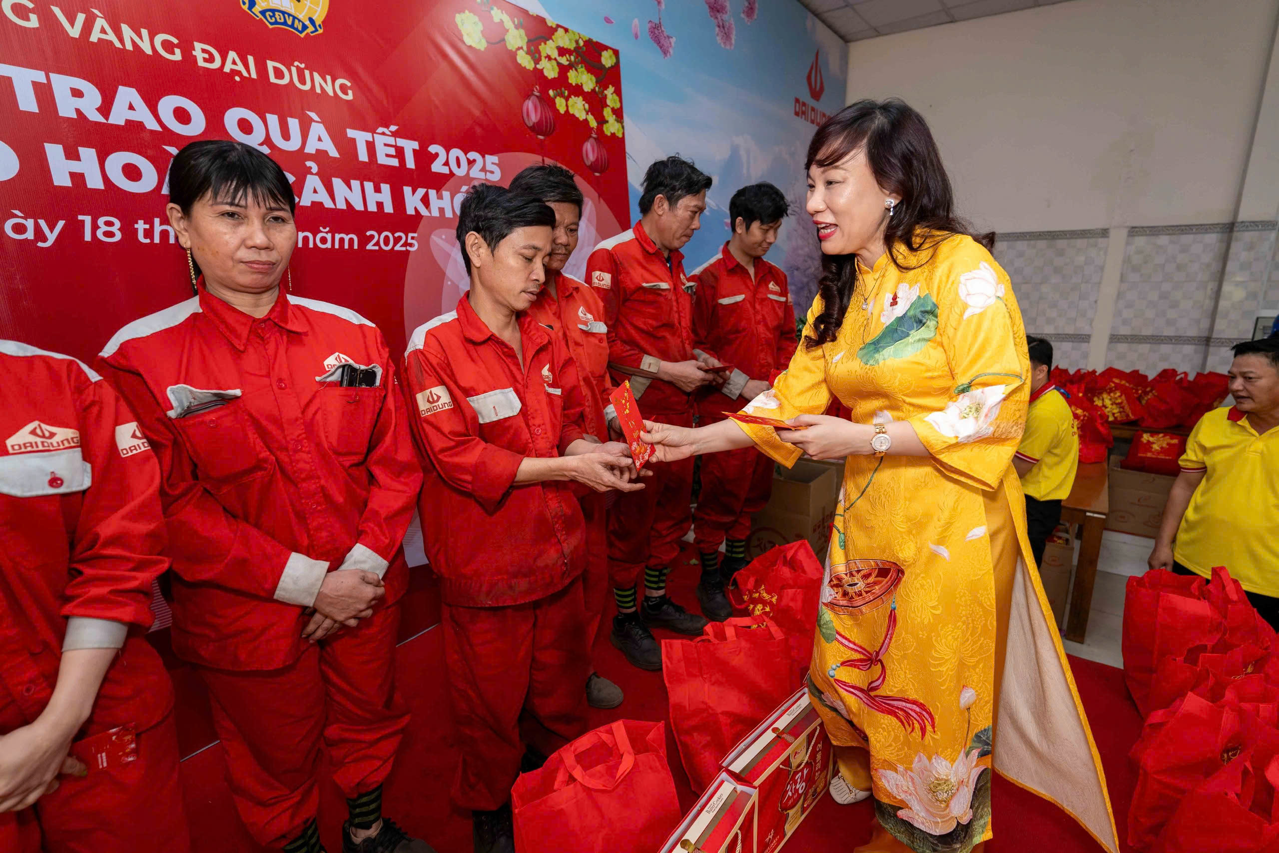 Doanh nghiệp quan t&acirc;m, người lao động an vui đ&oacute;n Tết- Ảnh 6.