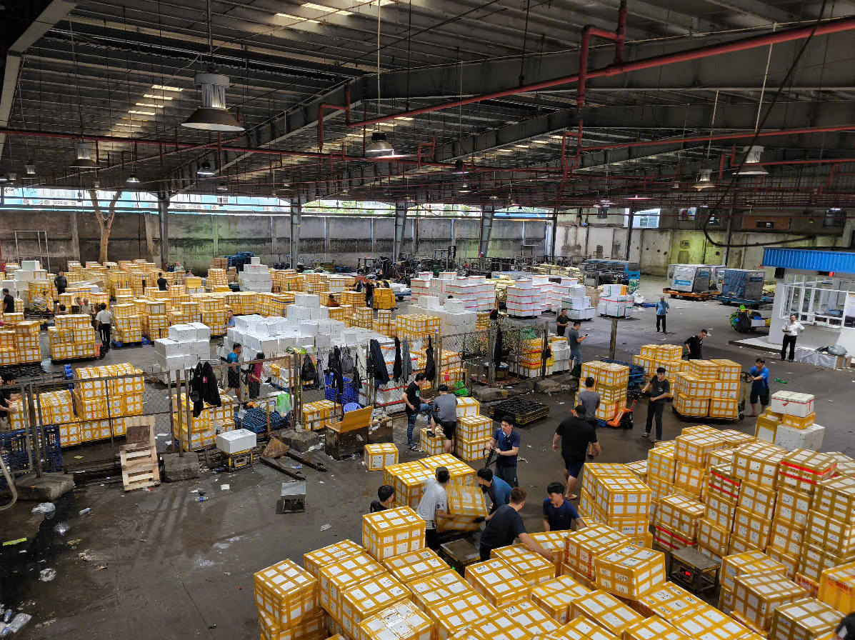 Những người phục vụ mặt h&agrave;ng đặc biệt "đi m&aacute;y bay" ng&agrave;y Tết- Ảnh 1.