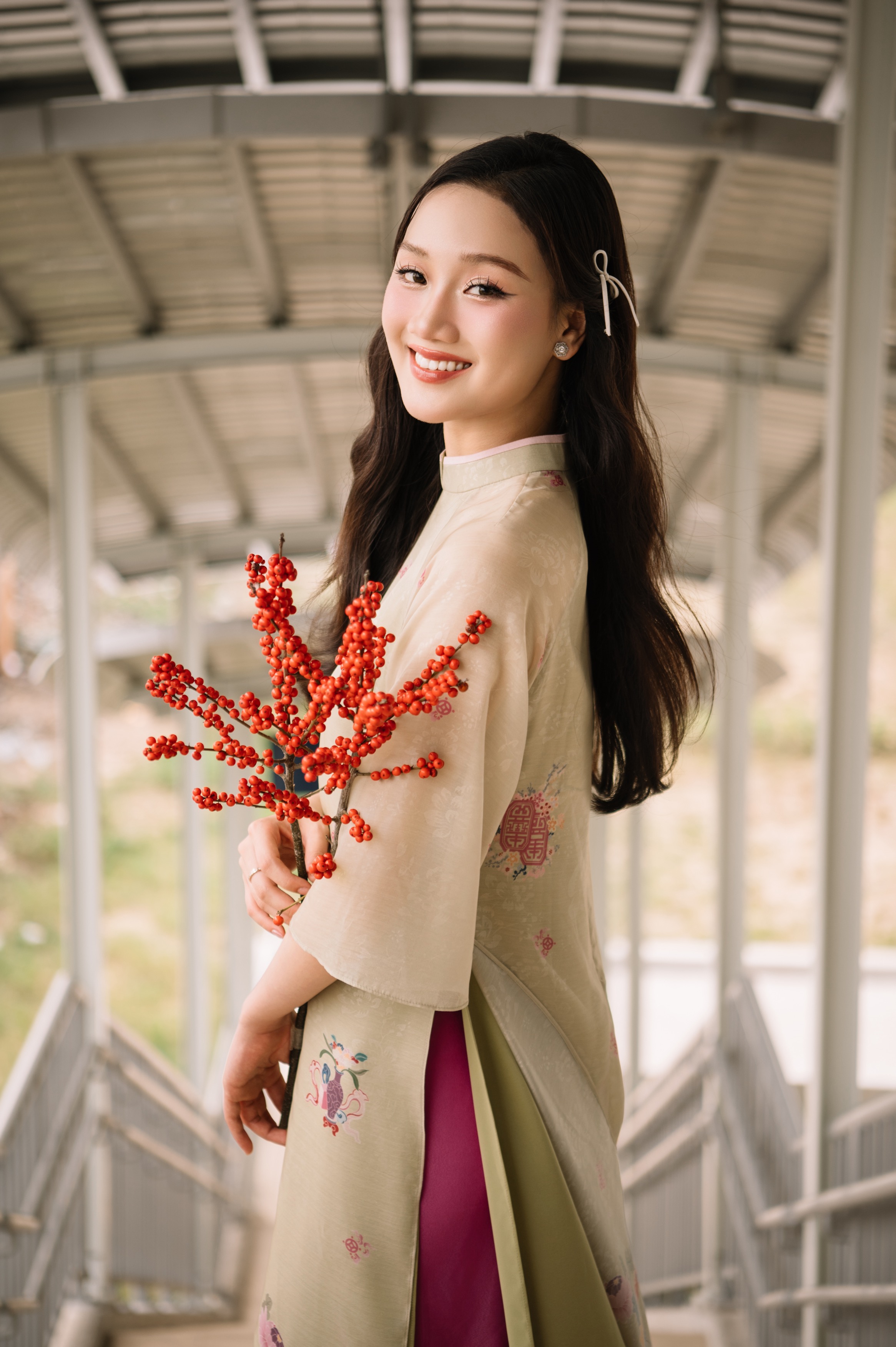 Dàn Hoa hậu Sen Vàng gợi ý chọn áo dài du xuân
- Ảnh 12.